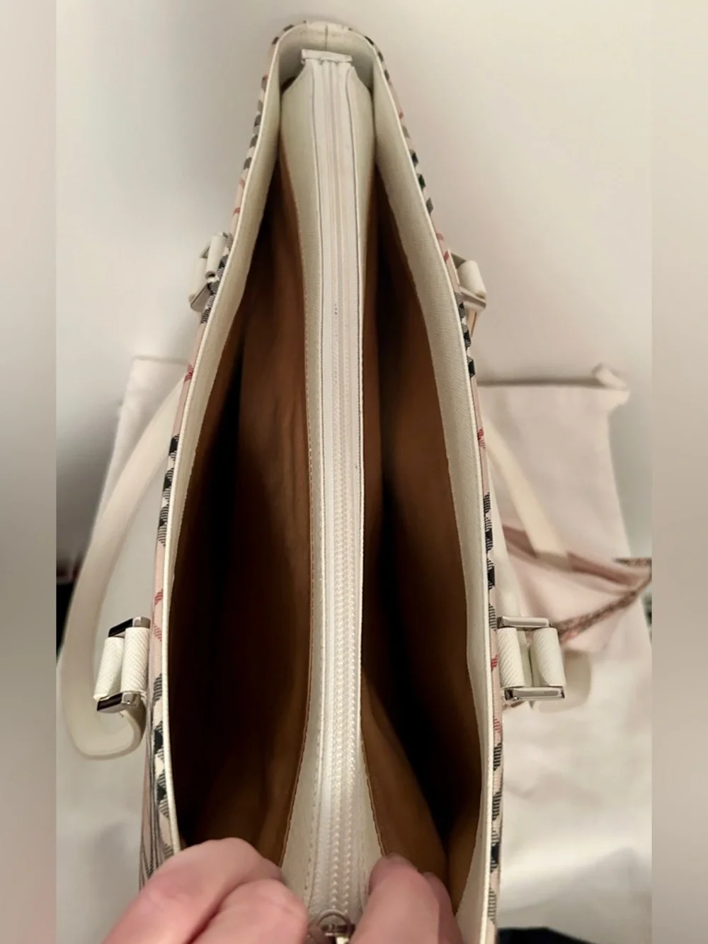 Burberry Nova Check Tote Bag with Vintage Authentic Burberry Scarf. - Picture 7 of 16